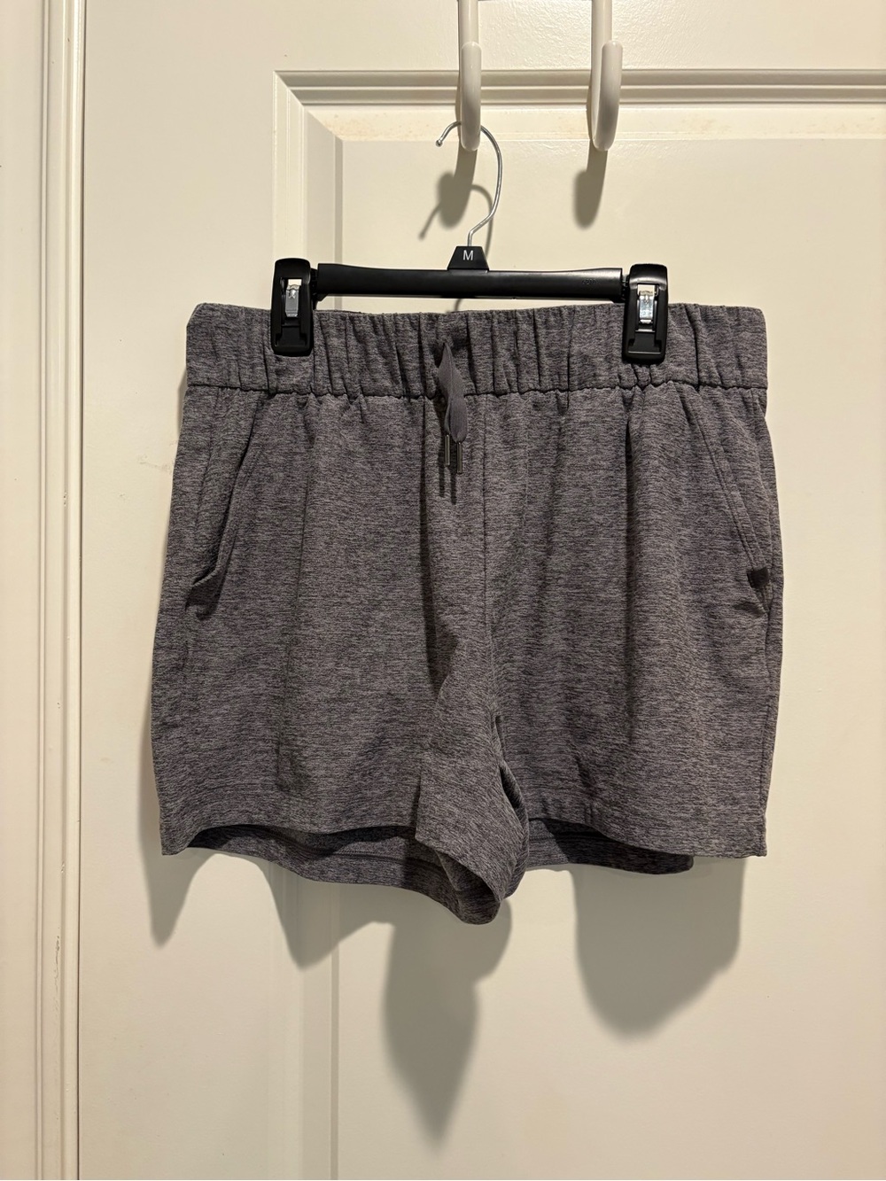 CRZ YOGA EUC Women's Heather Gray Athletic Pull-On Shorts medium